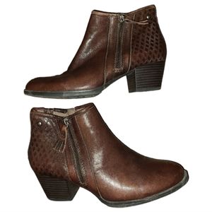 Earth Osprey Dark Brown Leather Ankle Boots Size 8